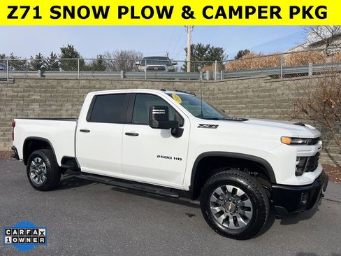 Used 2024 Chevrolet Silverado 2500 Custom w/ Custom Value Package image 1