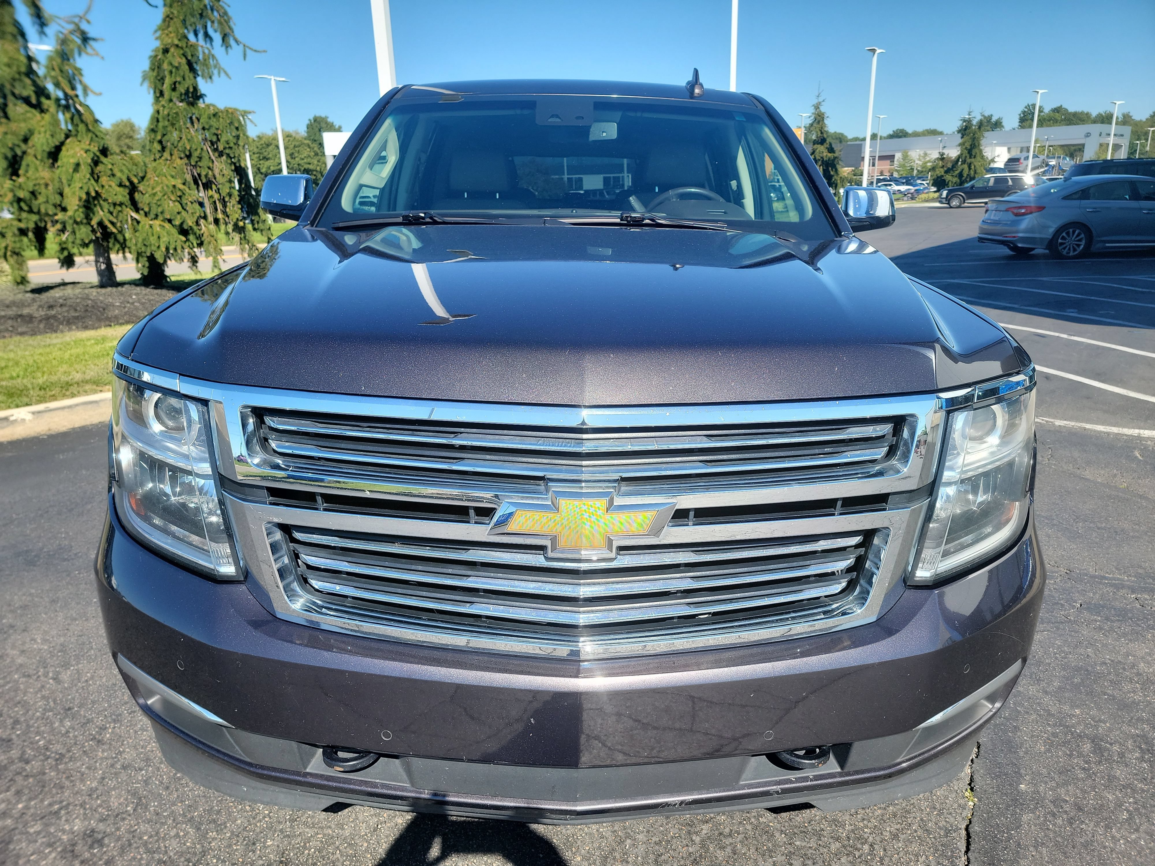 Used 2018 Chevrolet Suburban Premier AWD/4WD image 2