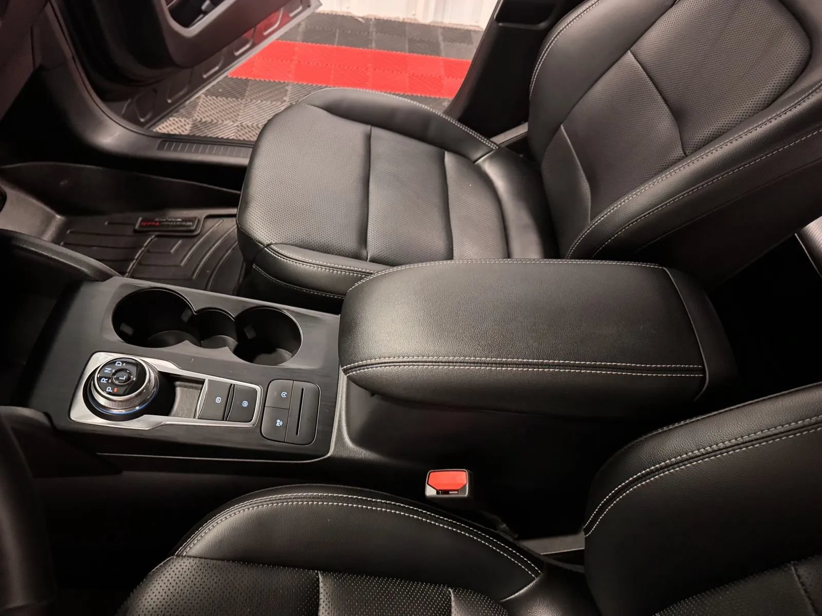 Used 2022 Ford Escape SEL FWD image 31