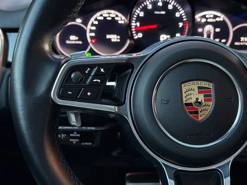 Used 2020 Porsche Cayenne S w/ Premium Package image 30