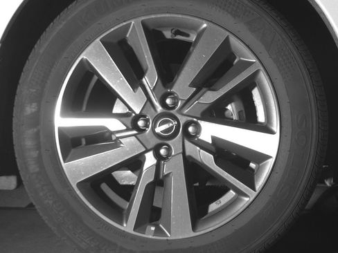 Used 2025 Nissan Versa SV image 13