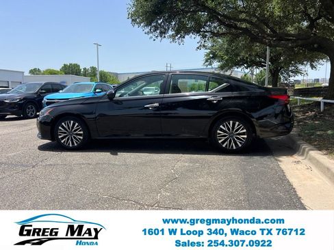 Used 2023 Nissan Altima 2.5 SV FWD image 4