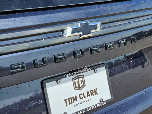 Certified 2022 Chevrolet Suburban RST w/ Sport Performance Package image 34