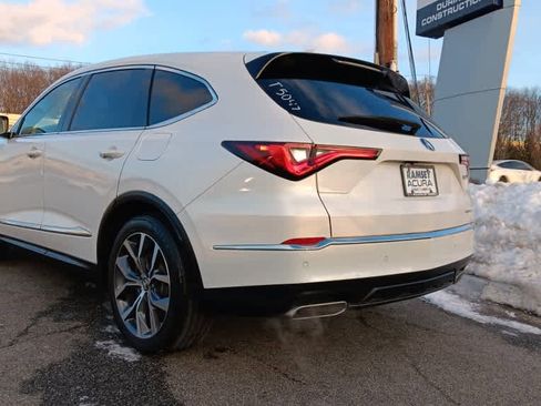 Used 2023 Acura MDX SH-AWD w/ Technology Package image 3