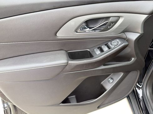 Certified 2023 Chevrolet Traverse LT FWD image 12