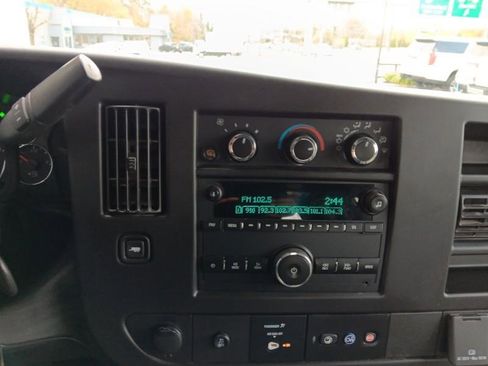 Used 2020 Chevrolet Express 3500 w/ Driver Convenience Package image 25