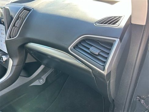 Used 2022 Ford Edge SEL w/ Convenience Package image 30