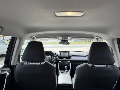 Used 2022 Toyota RAV4 LE image 31