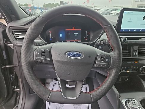 Used 2025 Ford Escape ST-Line image 16