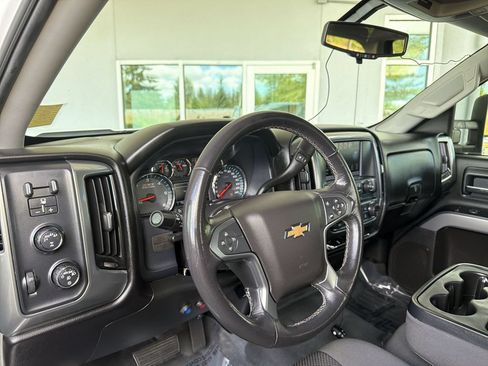 Used 2018 Chevrolet Silverado 1500 LT w/ All Star Edition AWD/4WD image 11