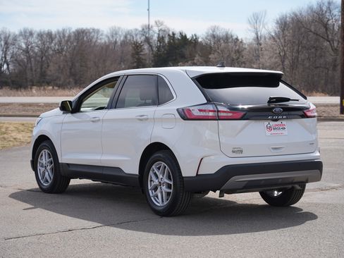 Used 2024 Ford Edge SEL w/ Convenience Package image 6