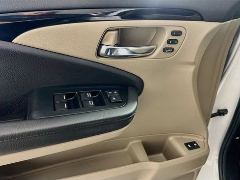 Used 2022 Honda Pilot Touring image 12