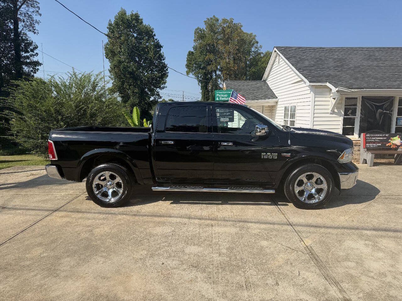 Used 2013 RAM 1500 Laramie w/ Convenience Group AWD/4WD image 4
