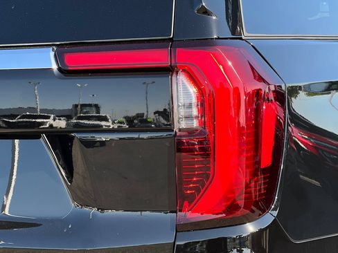 New 2026 GMC Yukon Elevation AWD/4WD image 24