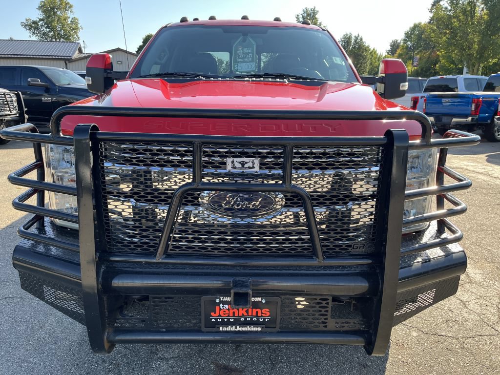 Used 2018 Ford F350 Lariat w/ Lariat Value Package AWD/4WD image 3
