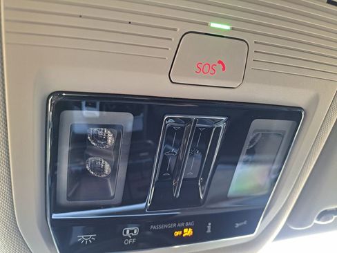 New 2026 Volkswagen Atlas SE image 16