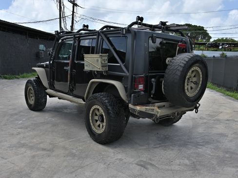 Used 2017 Jeep Wrangler Unlimited Sport w/ Quick Order Package 24S AWD/4WD image 6