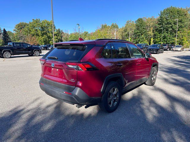 Used 2023 Toyota RAV4 LE AWD/4WD image 3