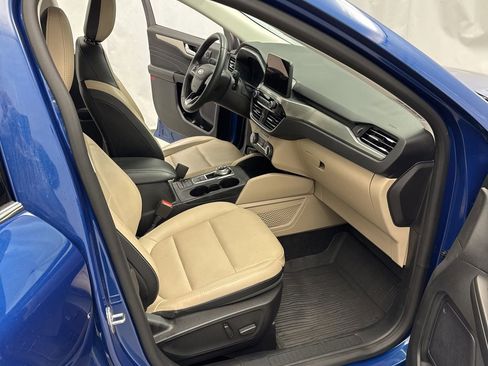 Certified 2022 Ford Escape Titanium w/ Class II Trailer Tow Package image 29