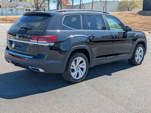 Used 2023 Volkswagen Atlas SE w/ Panoramic Sunroof Package image 4