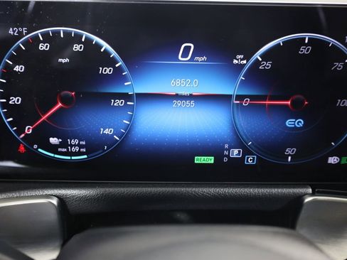 Used 2023 Mercedes-Benz EQB 300 4MATIC image 16