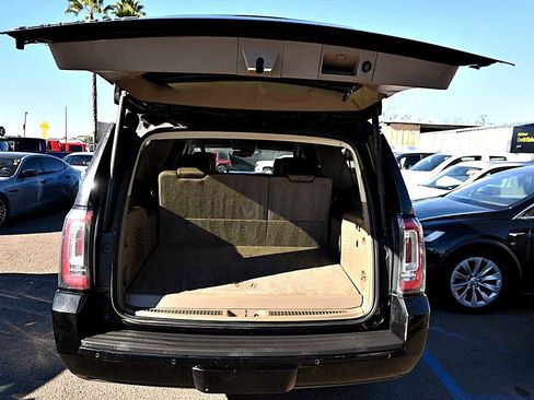 Used 2018 GMC Yukon XL SLT image 8