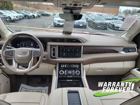 Used 2024 GMC Yukon Denali w/ Denali Reserve Package image 10