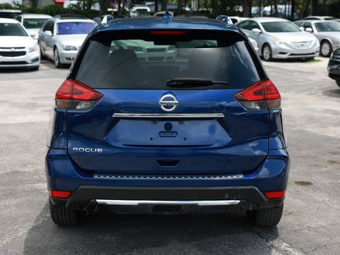 Used 2017 Nissan Rogue S w/ Appearance Package FWD image 9