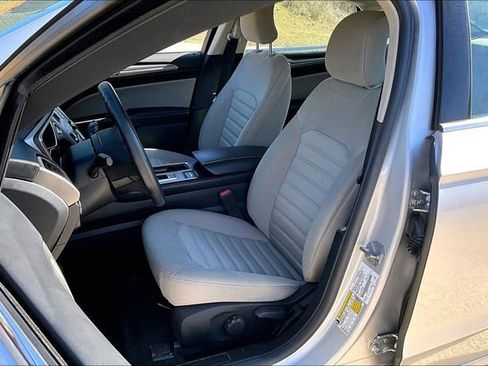 Used 2018 Ford Fusion S image 18