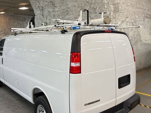 Used 2025 Chevrolet Express 2500 Extended w/ Communications Package image 35