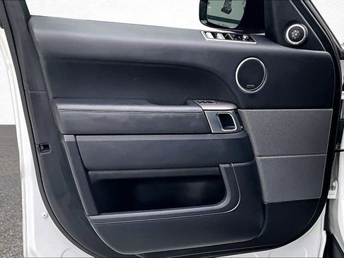 Used 2019 Land Rover Range Rover Sport HSE AWD/4WD image 18