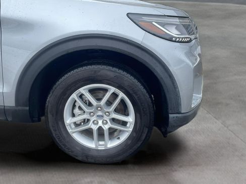 Certified 2025 Ford Explorer Active image 24