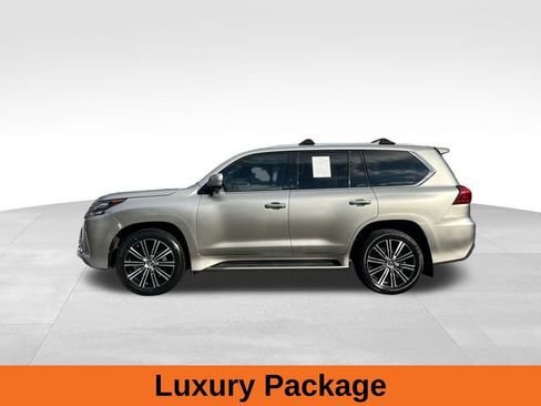 Used 2019 Lexus LX 570 4WD image 2