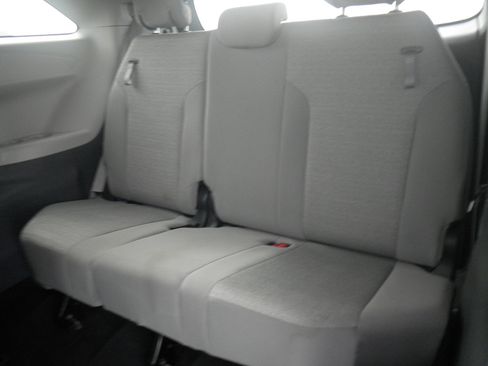 Used 2024 Toyota Sienna LE image 20