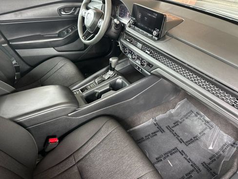 Used 2023 Honda Accord EX image 18