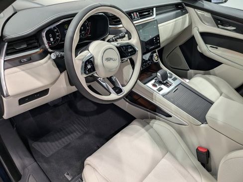 New 2026 Jaguar F-PACE R-Dynamic S image 7