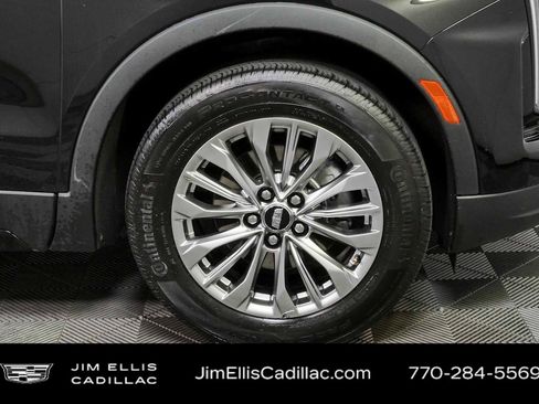 Certified 2025 Cadillac XT4 Premium Luxury FWD image 37