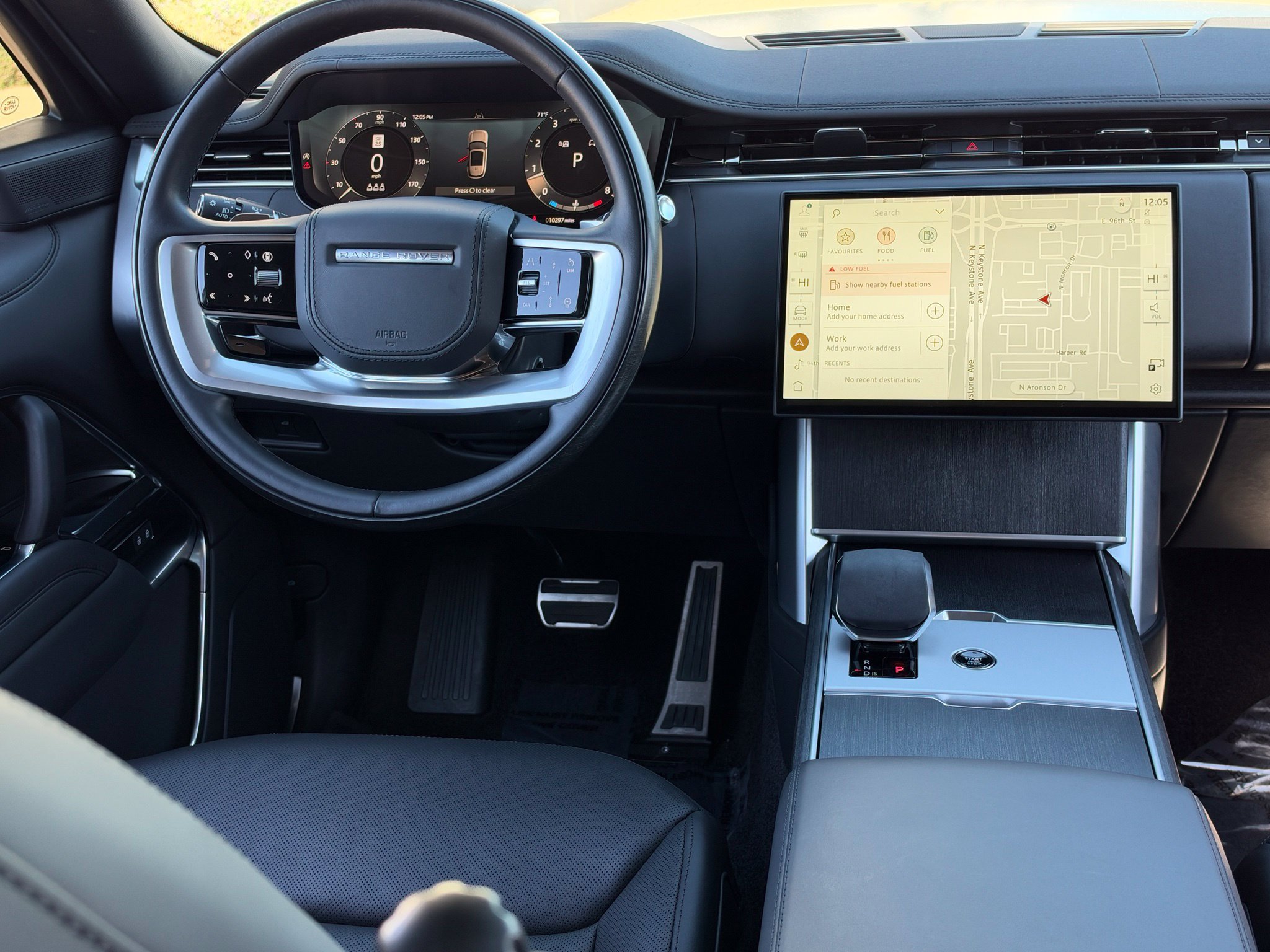Used 2025 Land Rover Range Rover SE AWD/4WD image 19