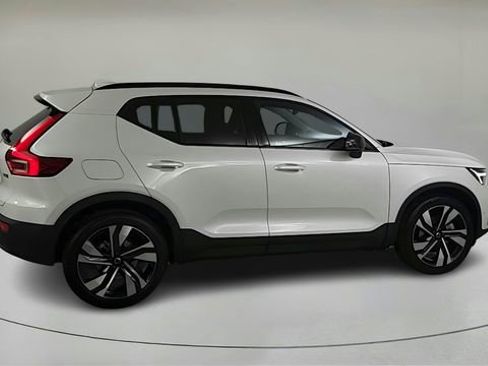 Used 2026 Volvo XC40 B5 Ultra w/ Climate Package AWD/4WD image 3
