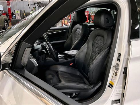 Used 2021 BMW 540i xDrive w/ Premium Package image 7