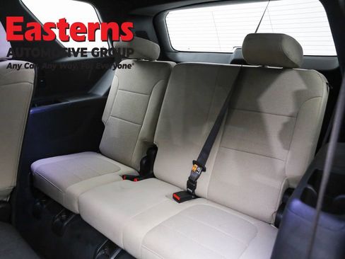 Used 2023 Chevrolet Traverse LS image 26