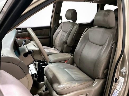 Used 2004 Toyota Sienna XLE image 18