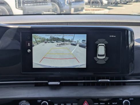 Used 2024 Kia Carnival EX FWD image 22