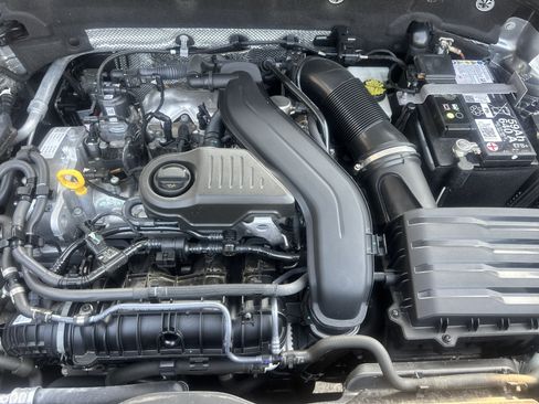 Used 2024 Volkswagen Taos S FWD image 10