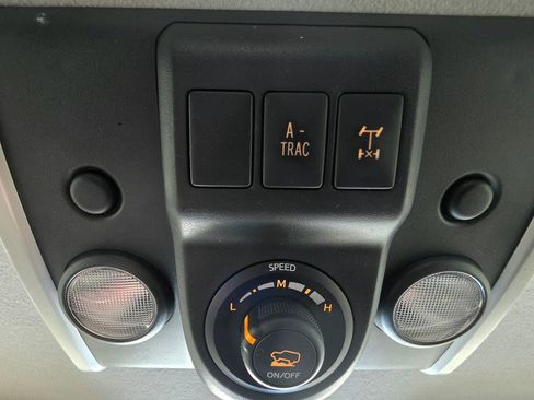 Used 2014 Toyota FJ Cruiser 4WD w/ Convenience Package image 27