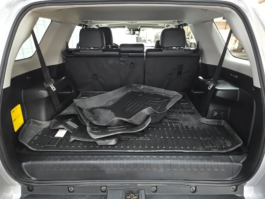 Used 2020 Toyota 4Runner SR5 Premium w/ Moonroof Package AWD/4WD image 12