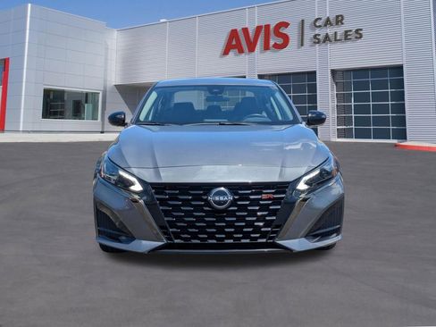 Used 2025 Nissan Altima 2.5 SR AWD/4WD image 2