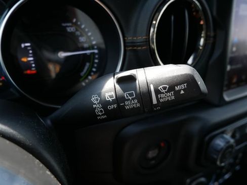Used 2021 Jeep Wrangler Unlimited Sahara AWD/4WD image 28