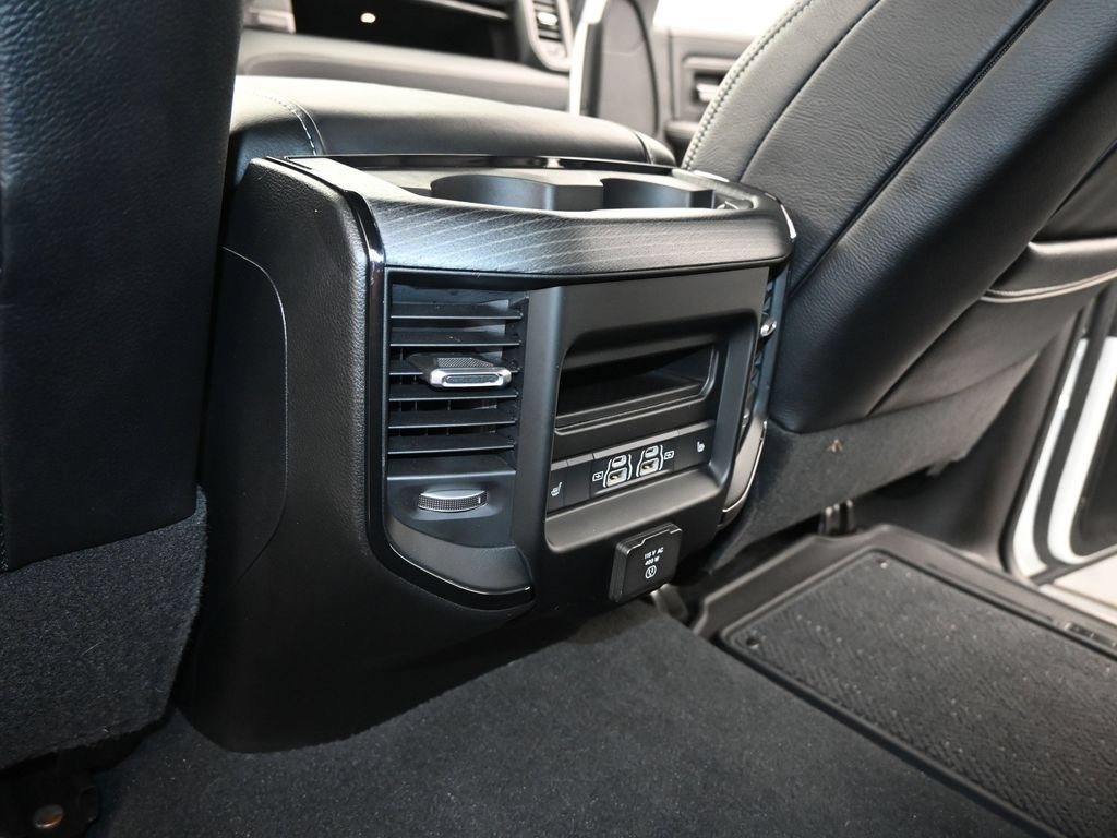 Used 2024 RAM 2500 Limited AWD/4WD image 32