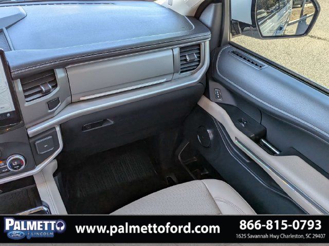 Used 2024 Ford Expedition XLT RWD image 18